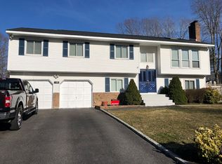 15 Mill St, Port Jefferson Station, NY 11776