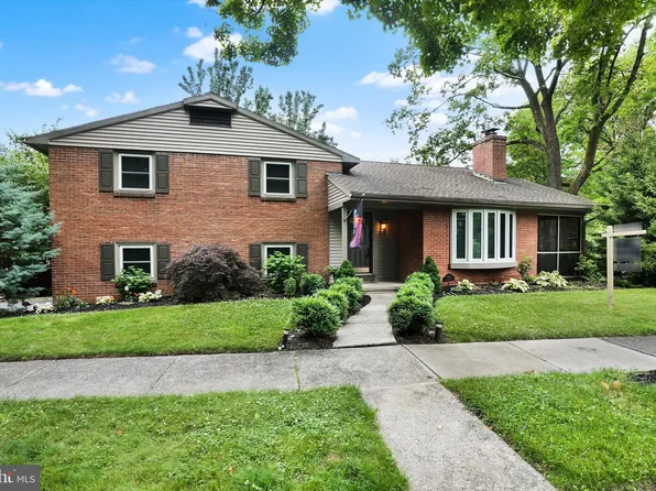 735 Lynne Ave, Wyomissing, PA 19610