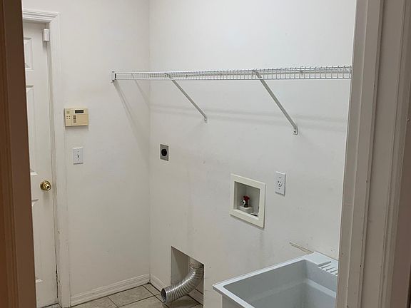 4th image of 124 Venetian Bay Cir