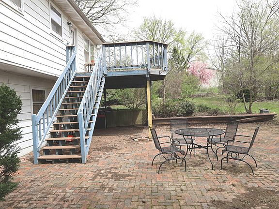 3rd image of 1516 W Sudeenew Dr