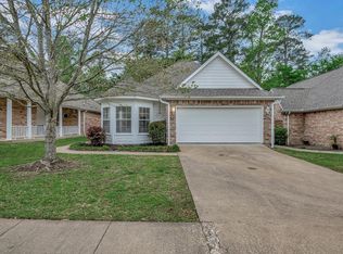 107 Garden Walk Ln, Lufkin, TX 75901