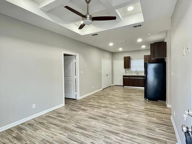 804 Sunset Valley St #1 — Photo 3