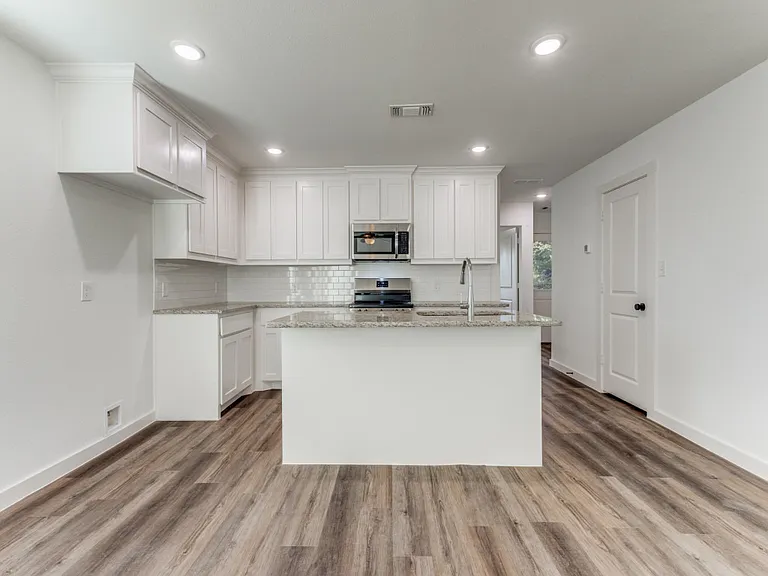 1017 Ray Dr — Photo 5