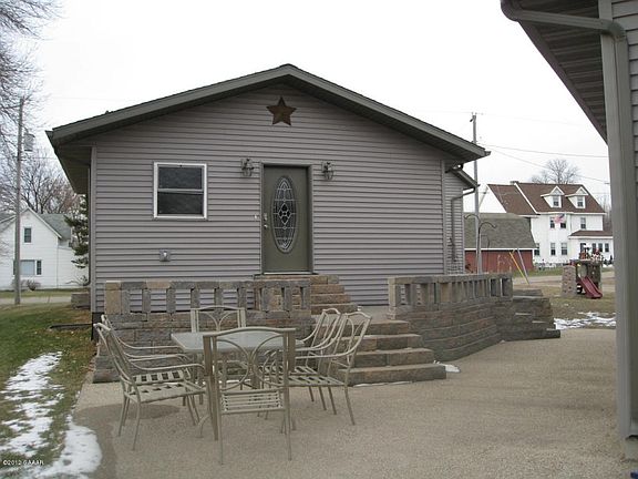2nd image of 605 Abercrombie St