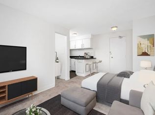 455 W. Wellington, Chicago, IL 60657