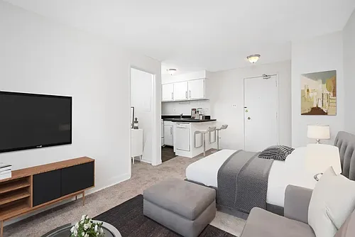 455 W. Wellington Photo 1