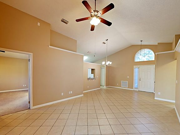 4th image of 605 Valencia Place Cir