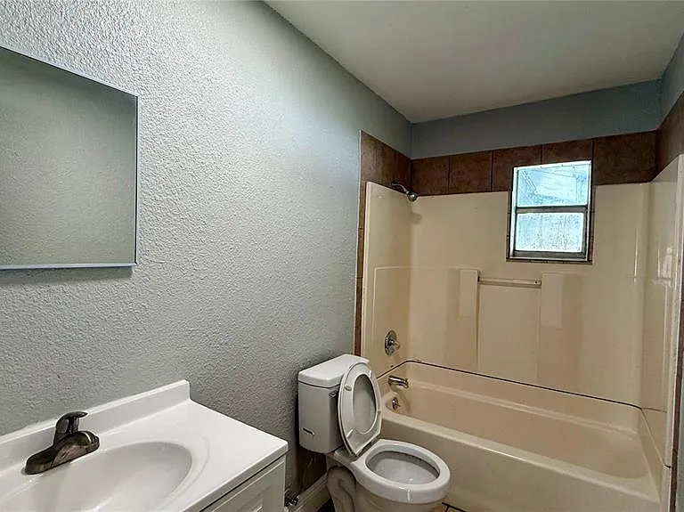 205 Mill St — Photo 8