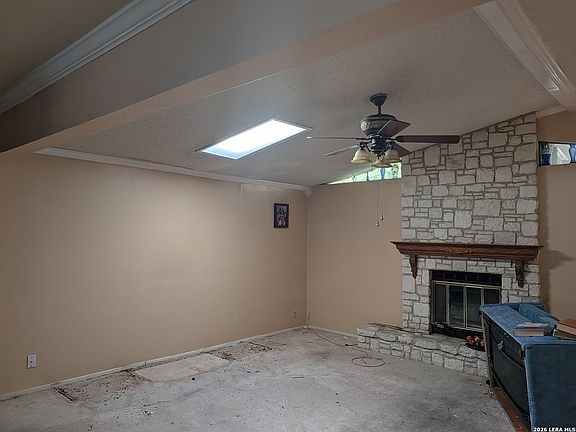 4th image of 214 Avenue F