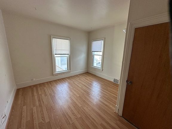 4th image of 313 S Michigan Ave #1