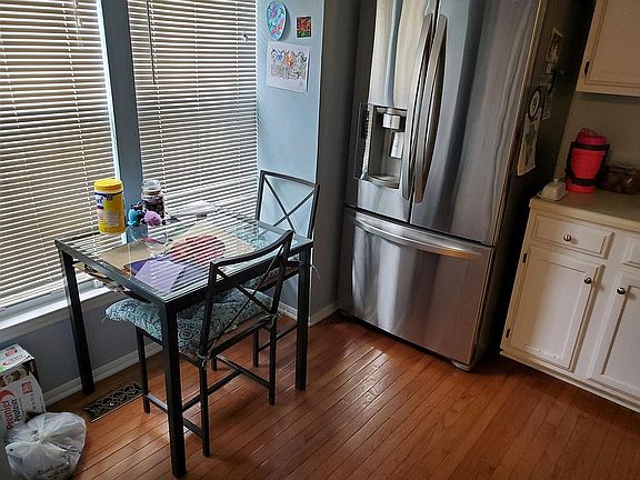 3rd image of 6058 Alexander Ave