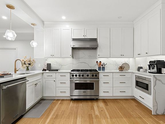 3rd image of 241 W 97th St APT 2K