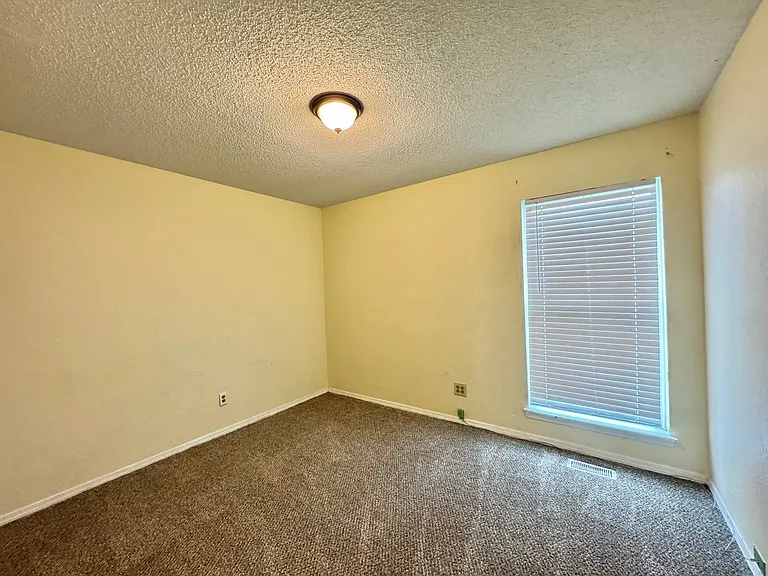 1416 SW 96th St — Photo 10