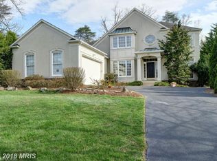 902 Leona Ln, Herndon, VA 20170