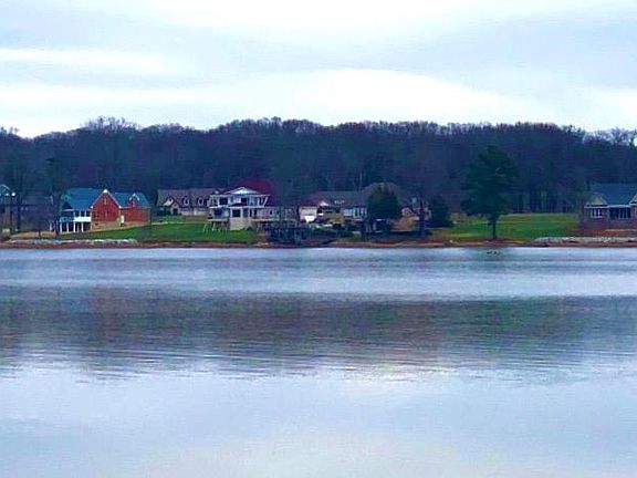2nd image of 902 Bluff Dr
