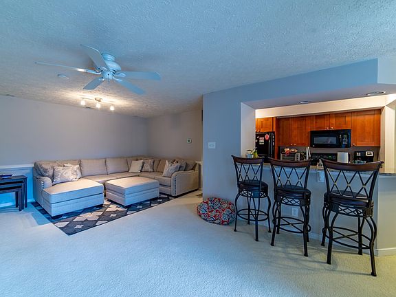 5th image of 2403 Forest Edge Ct Unit 102K