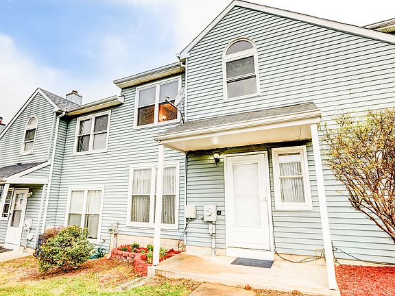 2nd image of 202 White Plains Ct