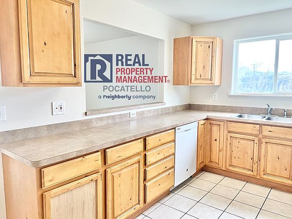 5th image of 4415 Opal Ave APT D