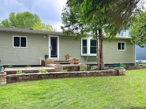 1140 N Lake St, Neenah, WI 54956