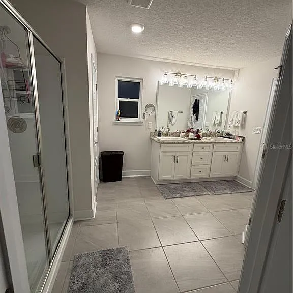 93 Royal Oak Dr — Photo 25