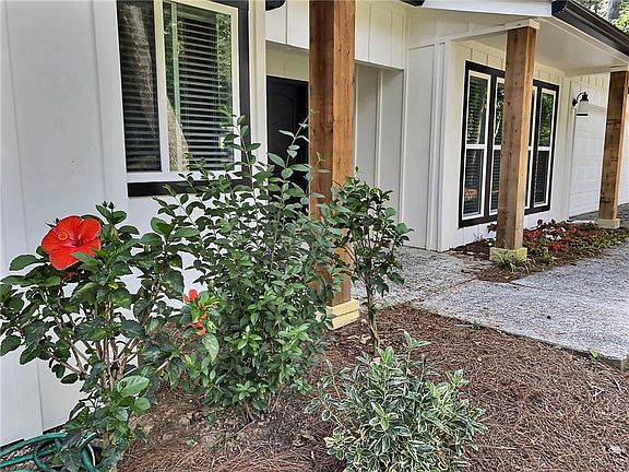 2nd image of 2985 Christophers Ct