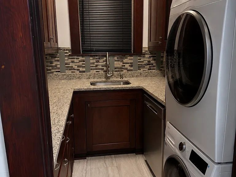 43 Woodbine St #2 — Photo 5