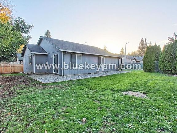 3rd image of 3104 NE 54th St