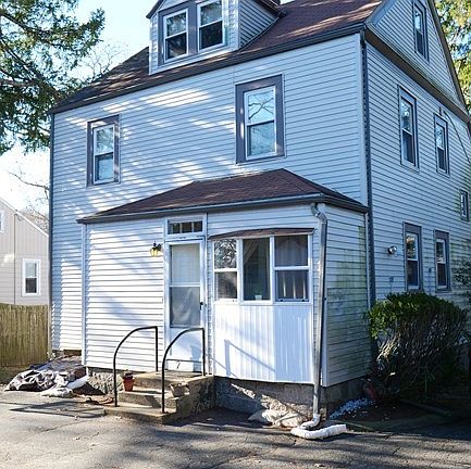 3rd image of 286 Blue Hill Ave