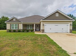 16 Isbell Rd, Fort Mitchell, AL 36856