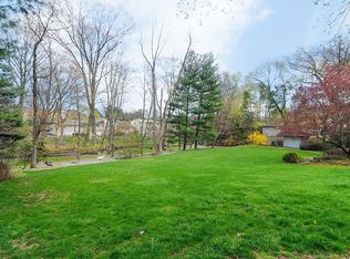 25 Pearl Brook Dr, Clifton, NJ 07013