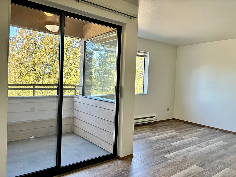 Kelsey House Apartments — Photo 23
