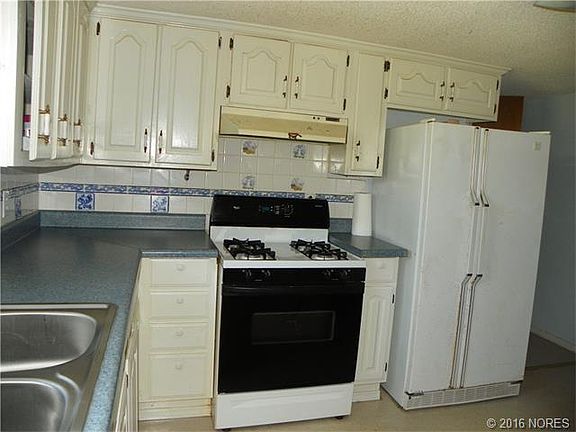 3rd image of 1103 NE 8th St