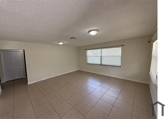 3 bed, 1600 sqft, $2,200 — Photo 3