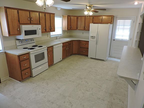 4th image of 261 Batson Dr