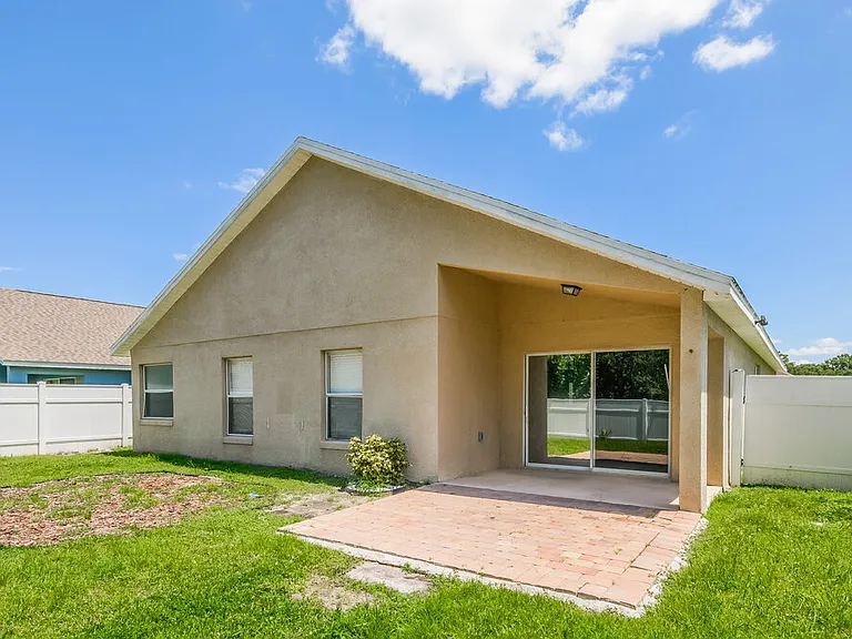 1320 Creekview Ct — Photo 16