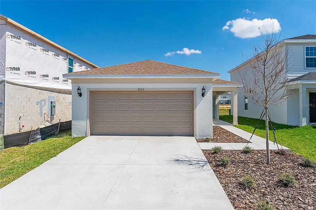 4 bed, 2.0 bath, 1580 sqft, $2,450 — Photo 1