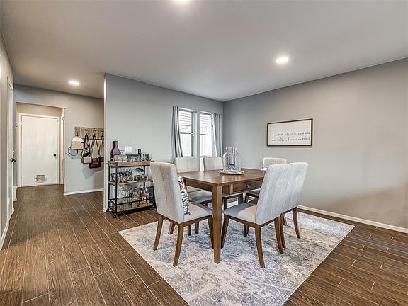3rd image of 11352 Benttree Cir