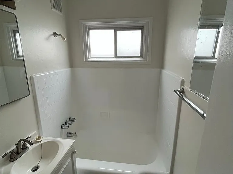 1609-1611 Chalcedony St — Photo 7