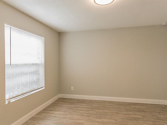 4th image of 1416 Hickory Creek Ln