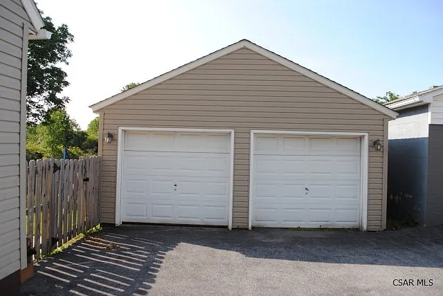 1241 Pomroys Dr photo 1