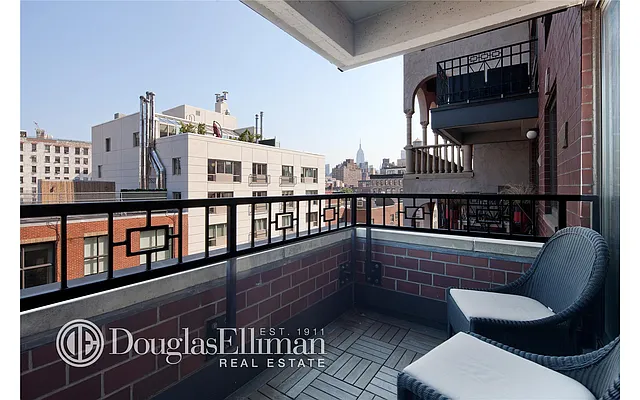 Sold by Douglas Elliman | media 15