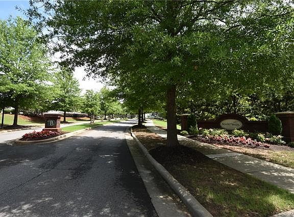 3rd image of 135 Delargy Cir #44