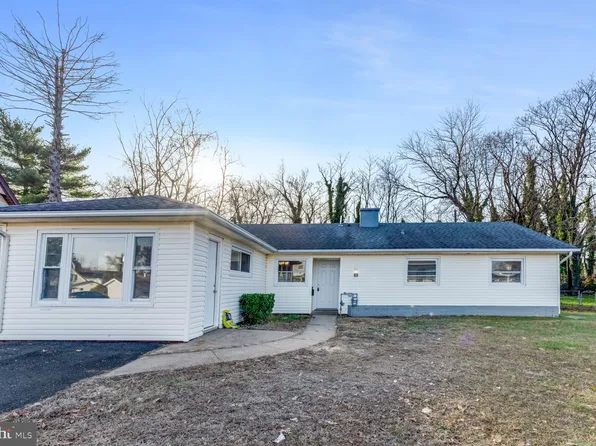 29 Sussex Dr, Willingboro, NJ 08046