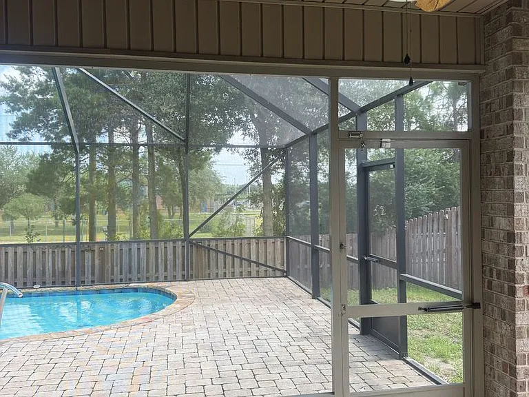 316 Merlin Ct — Photo 33