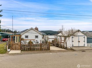 1682 NE Grandview Boulevard, Keyport, WA
