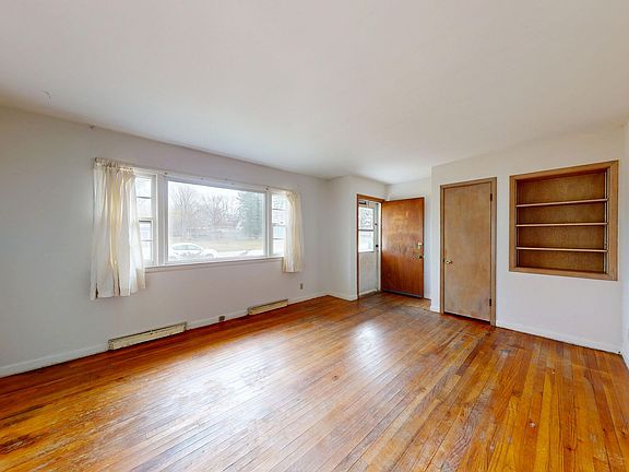 2nd image of 3015 Kellogg Ave