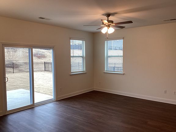 5th image of 2130 Laurel Village Cir