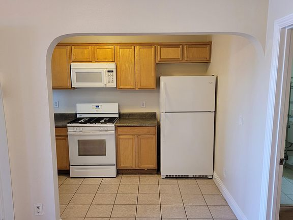 5th image of 304 J Ave Unit 33