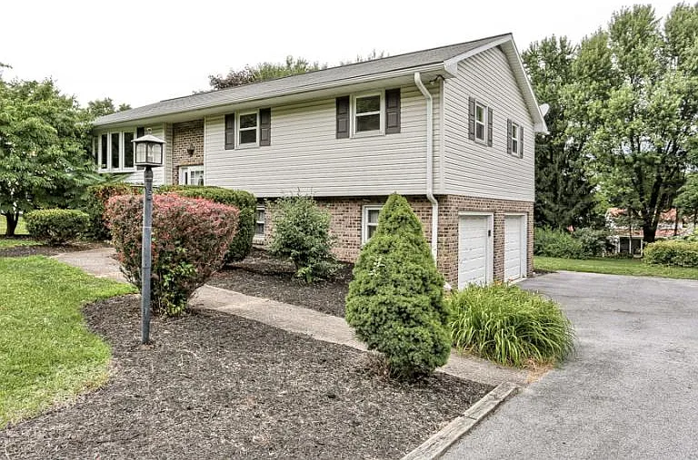 668 Sand Hill Rd — Photo 2
