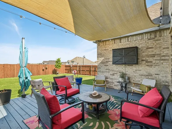 569 Pebble Dr, Waxahachie, TX 75167
